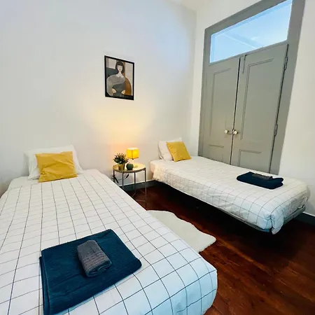 3 Bedroom With Balcony Lisbon