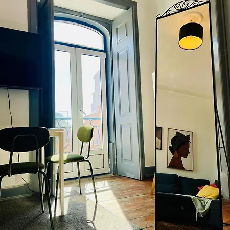 Daire Spacious T4 With Iconic Tram 28 View