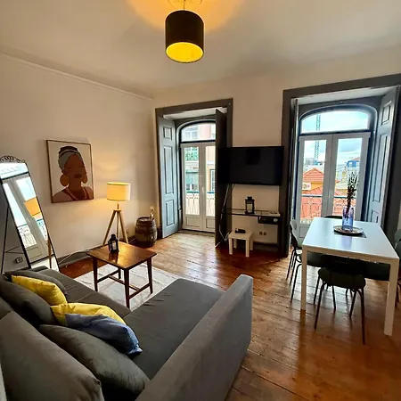 Spacious T4 With Iconic Tram 28 View