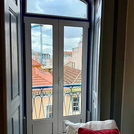 Apartment Spacious T4 With Iconic Tram 28 View