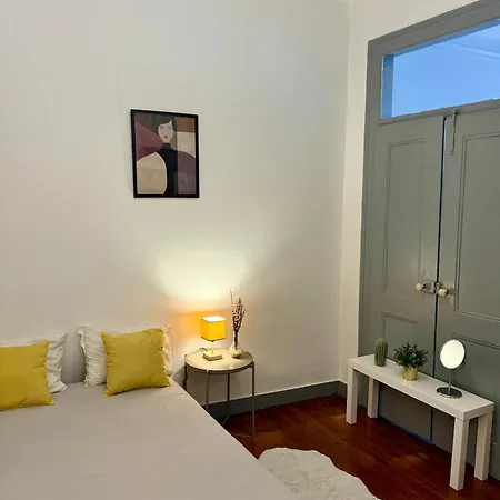 Spacious T4 With Iconic Tram 28 View Apartment Lissabon