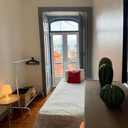Spacious T4 With Iconic Tram 28 View Apartment Lissabon