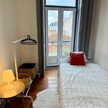 Spacious T4 With Iconic Tram 28 View * Lisboa