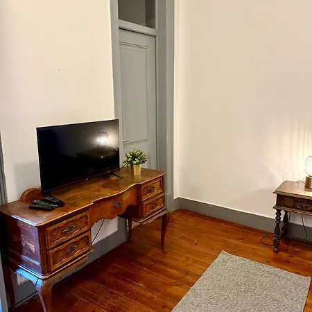 Spacious T4 With Iconic Tram 28 View *