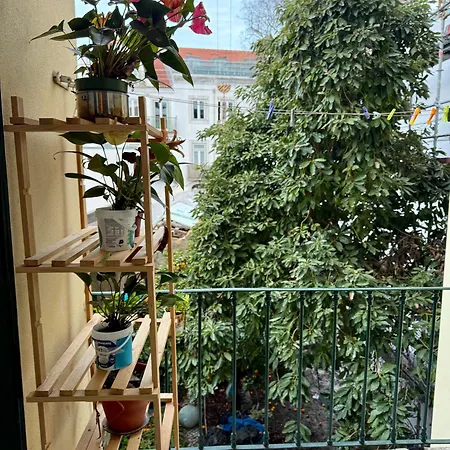 Spacious T4 With Iconic Tram 28 View Daire *