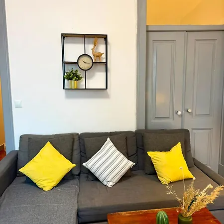 Apartment Spacious T4 With Iconic Tram 28 View *