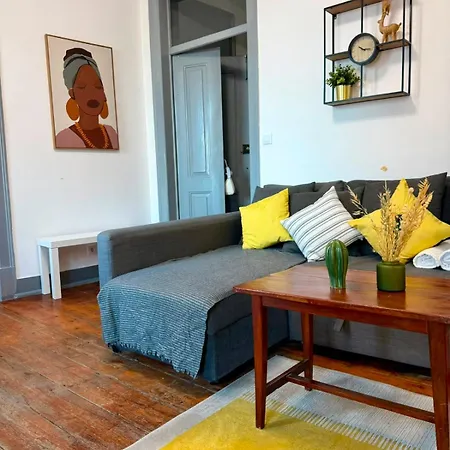 Apartment Spacious T4 With Iconic Tram 28 View