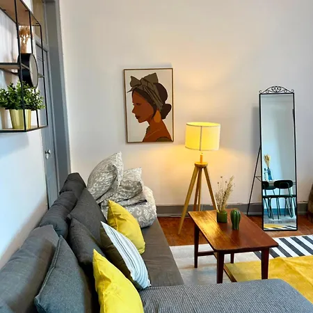 Spacious T4 With Iconic Tram 28 View Apartment