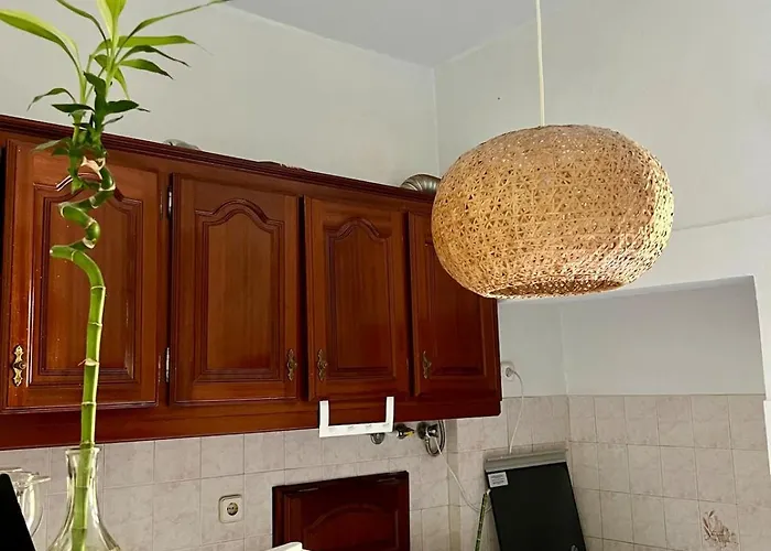 Spacious T4 With Iconic Tram 28 View Apartamento *