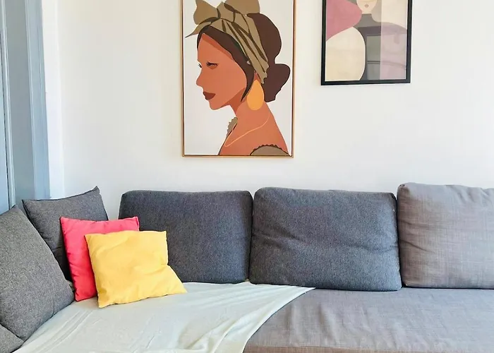 Spacious T4 With Iconic Tram 28 View Appartement *