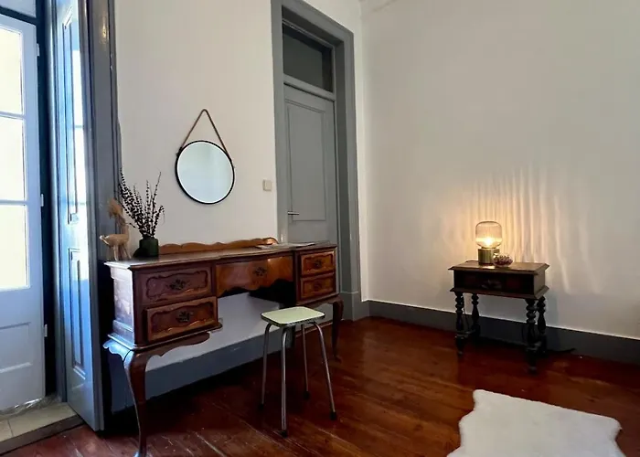 Spacious T4 With Iconic Tram 28 View