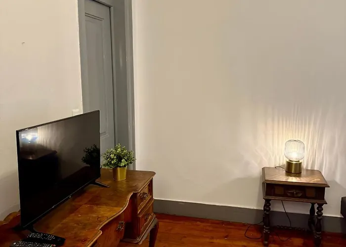 Spacious T4 With Iconic Tram 28 View Apartamento Lisboa