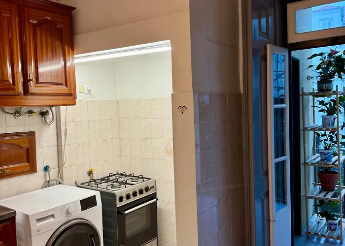 Spacious T4 With Iconic Tram 28 View Apartamento *