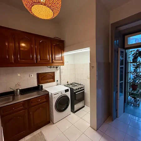 Spacious T4 With Iconic Tram 28 View * Lissabon