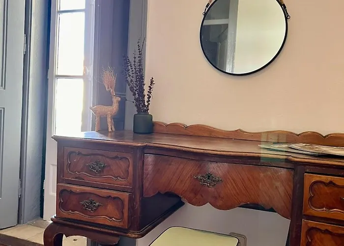 Spacious T4 With Iconic Tram 28 View Apartment