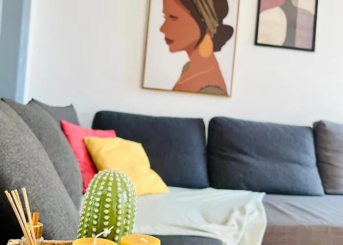 Spacious T4 With Iconic Tram 28 View *