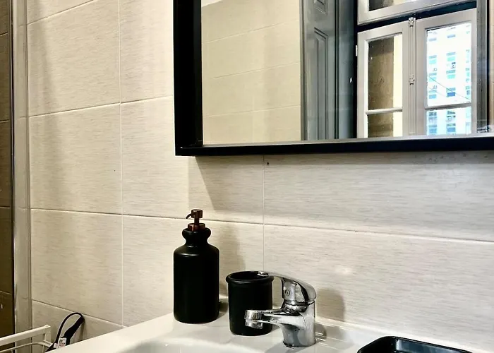 Spacious T4 With Iconic Tram 28 View Lissabon