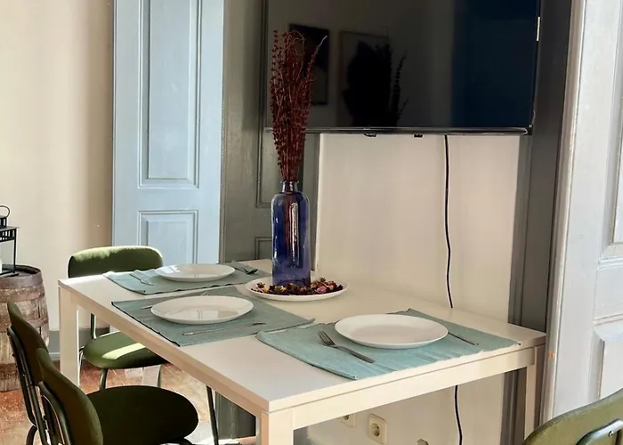 Spacious T4 With Iconic Tram 28 View Lissabon