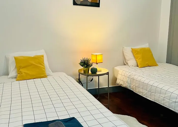 Spacious T4 With Iconic Tram 28 View * Lissabon