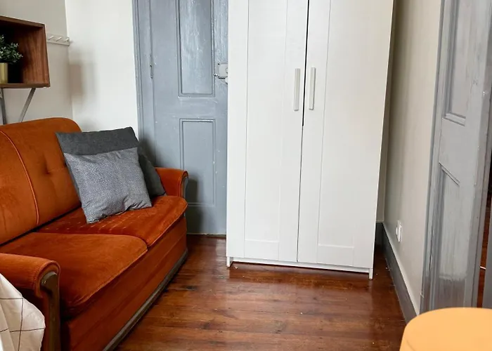 Spacious T4 With Iconic Tram 28 View Apartment *