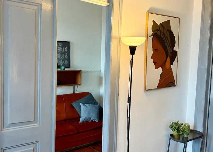 Spacious T4 With Iconic Tram 28 View Lissabon