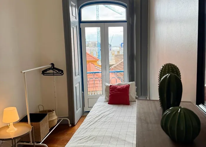 Spacious T4 With Iconic Tram 28 View Apartment Lissabon