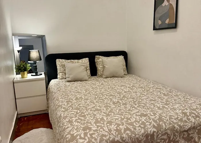 Apartment Spacious T4 With Iconic Tram 28 View *