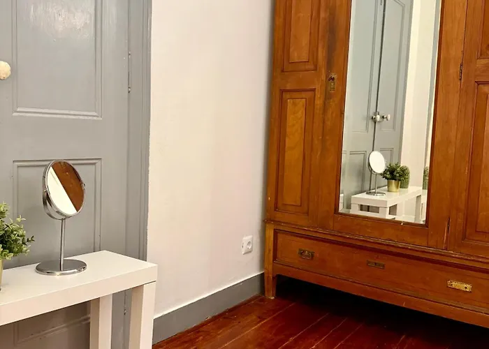 Spacious T4 With Iconic Tram 28 View *