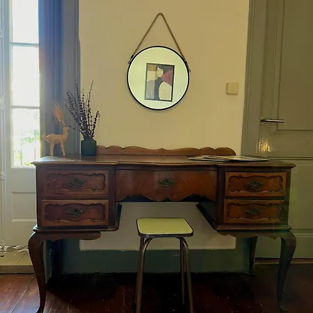 Spacious T4 Central Apartment With Iconic Tram 28 View