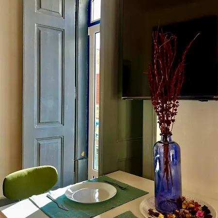 Apartment Spacious T4 Central Apartment With Iconic Tram 28 View Lisbon