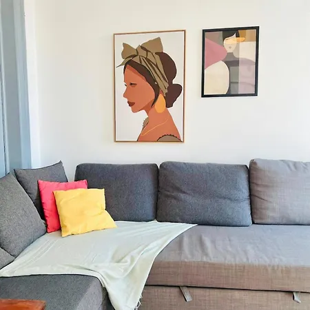 Spacious T4 Central Apartment With Iconic Tram 28 View Apartment *