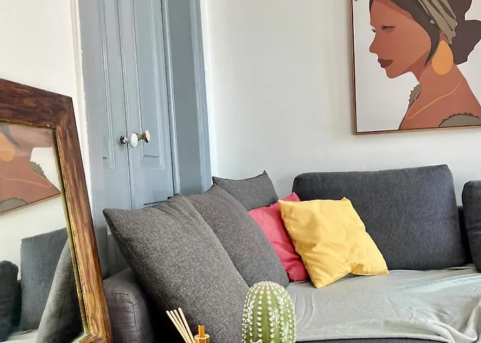 아파트 Spacious T4 With Iconic Tram 28 View *