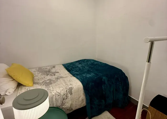 Spacious T4 With Iconic Tram 28 View 아파트 *